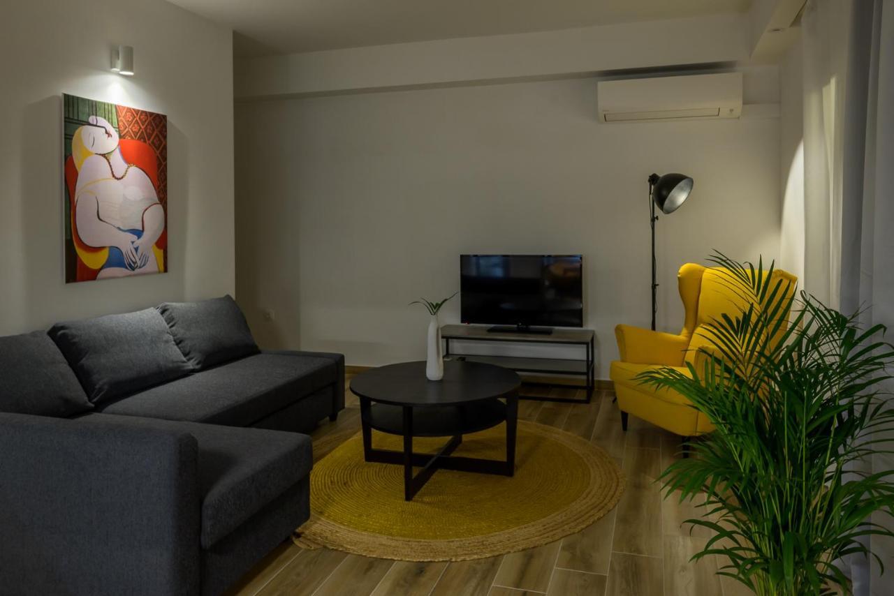 Alyvia Central Apartment 1 Ioannina Bagian luar foto